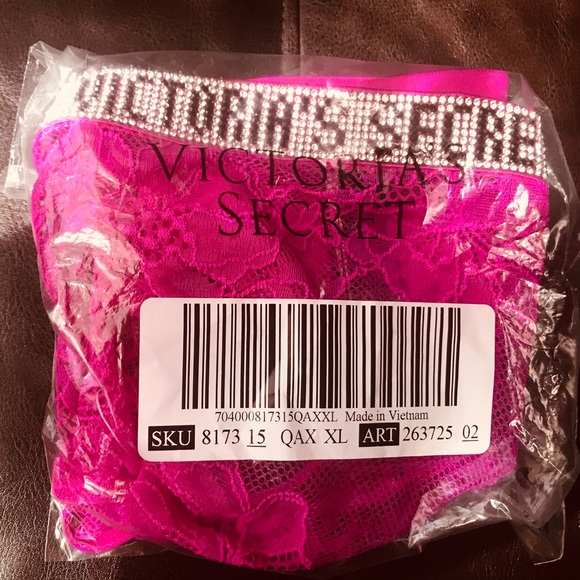 GET MAJOR DEAL WHEN BUYING BOTH VICTORIA’S SECRET*BRAND NEW* PANTYS 😉 - Picture 2 of 5